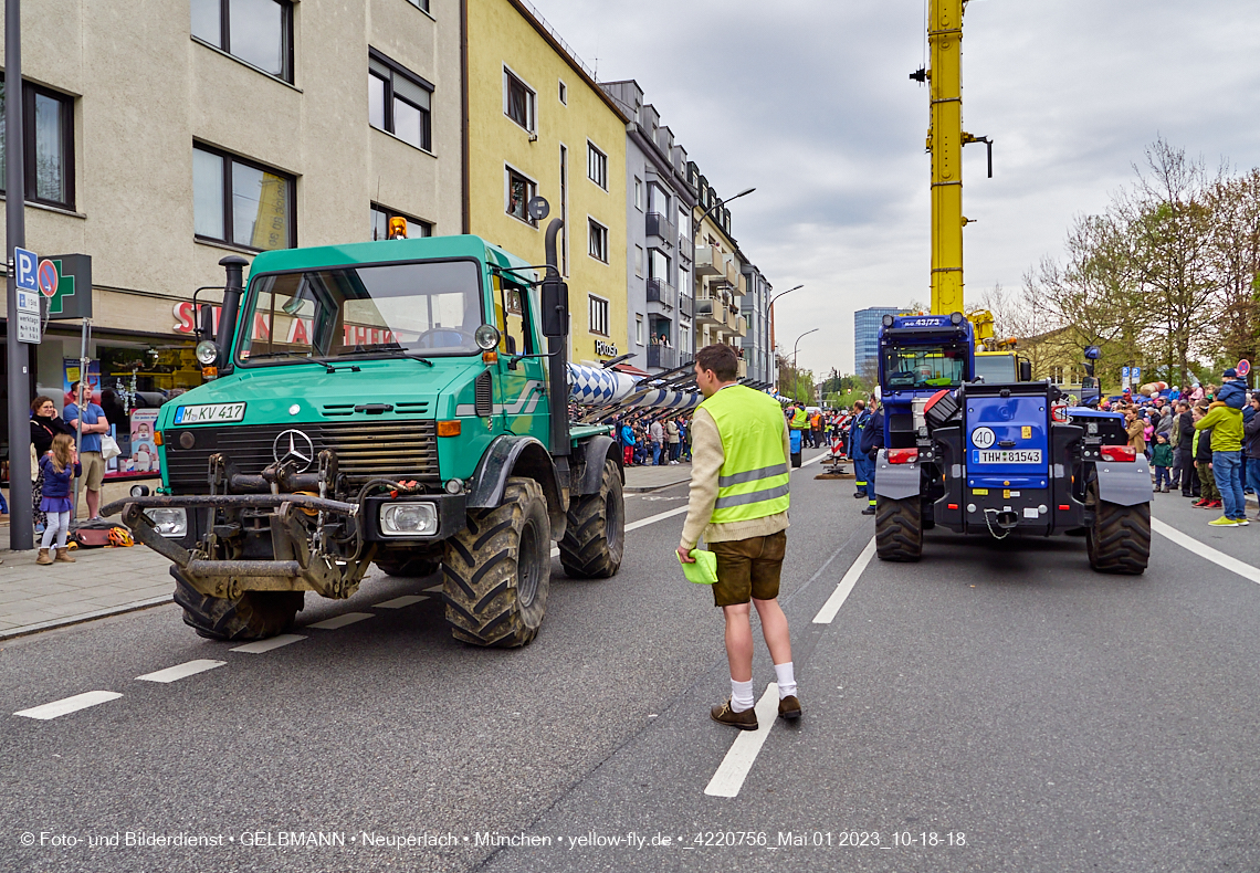 01.05.2023 - Maibaumaufstellung in Berg am Laim